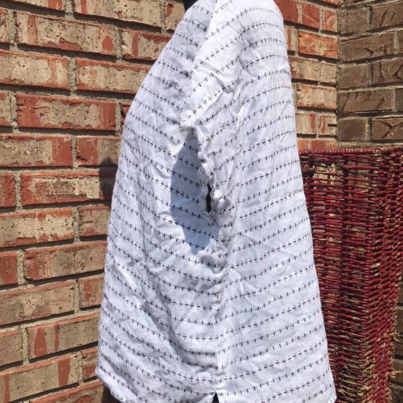 🪙🚨B2G1 CYNTHIA ROWLEY White Bumblebee Sleeveless Linen Buttoned Back Blouse - Picture 4 of 7